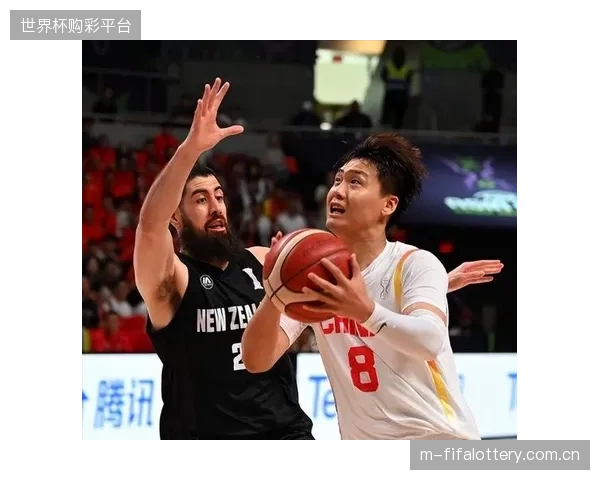 后卫赵睿的合同状态使其成为转会市场焦点，多支球队准备展开激烈争夺。
